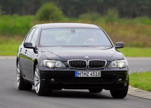 БМВ 7-Серии (BMW 7-Series) E65 (730i) M54B30 3.0 231 л.с и N52B30 3.0 258 л.с. Стоит ли покупать на вторичке с пробегом?