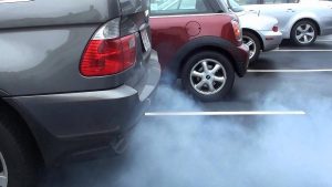 Причины появления синего (сизого) дыма их выхлопной трубы автомобиля